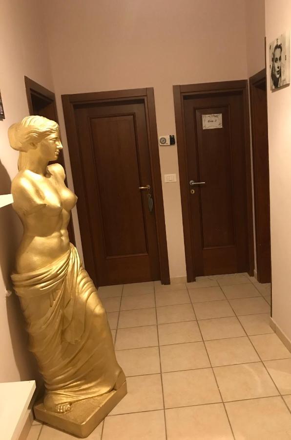 Affittacamere Home&Stazione Bologna Bagian luar foto