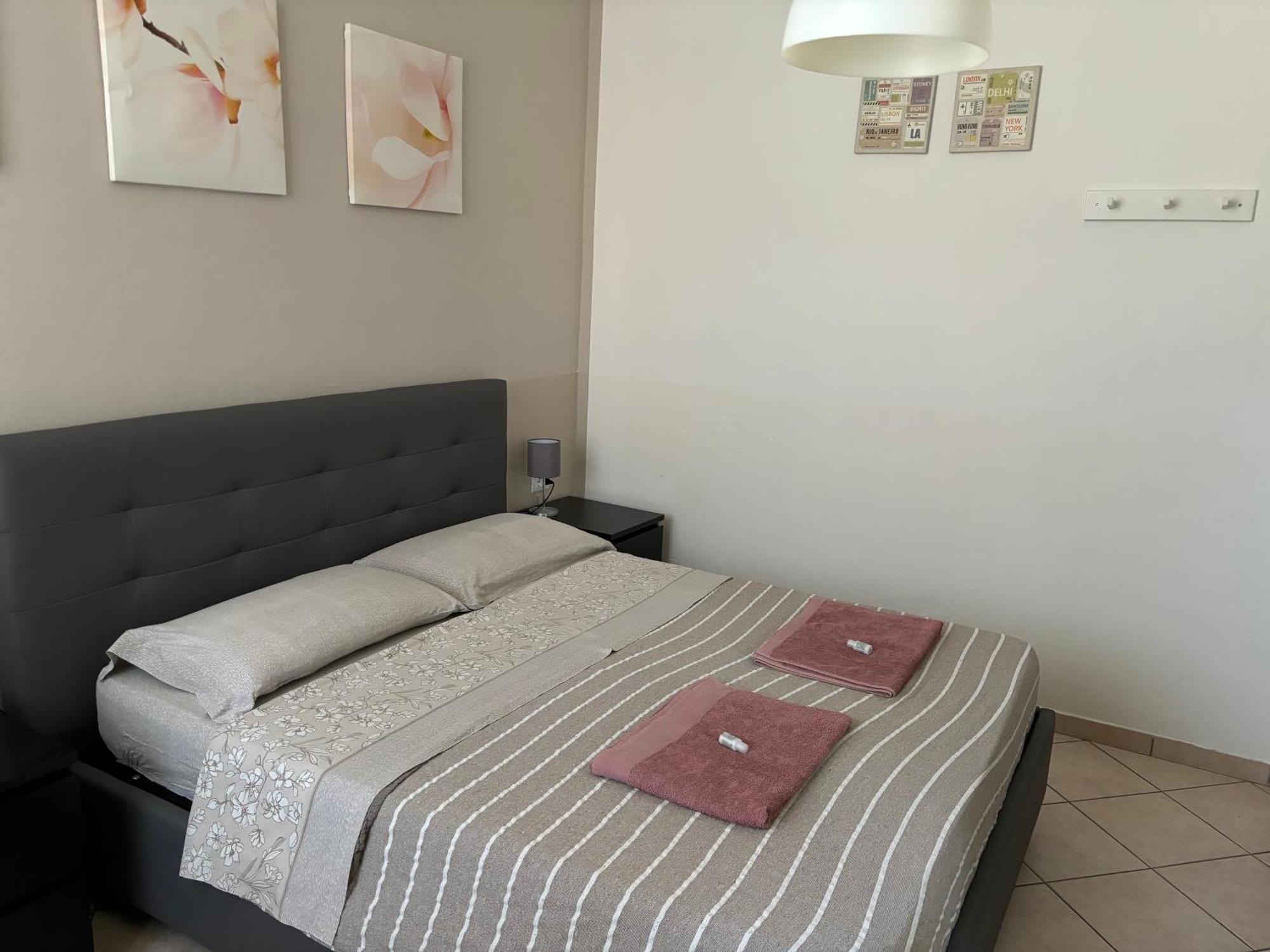 Affittacamere Home&Stazione Bologna Bagian luar foto