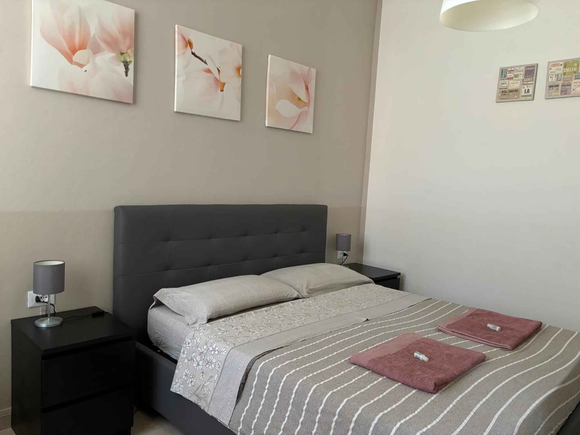 Affittacamere Home&Stazione Bologna Bagian luar foto
