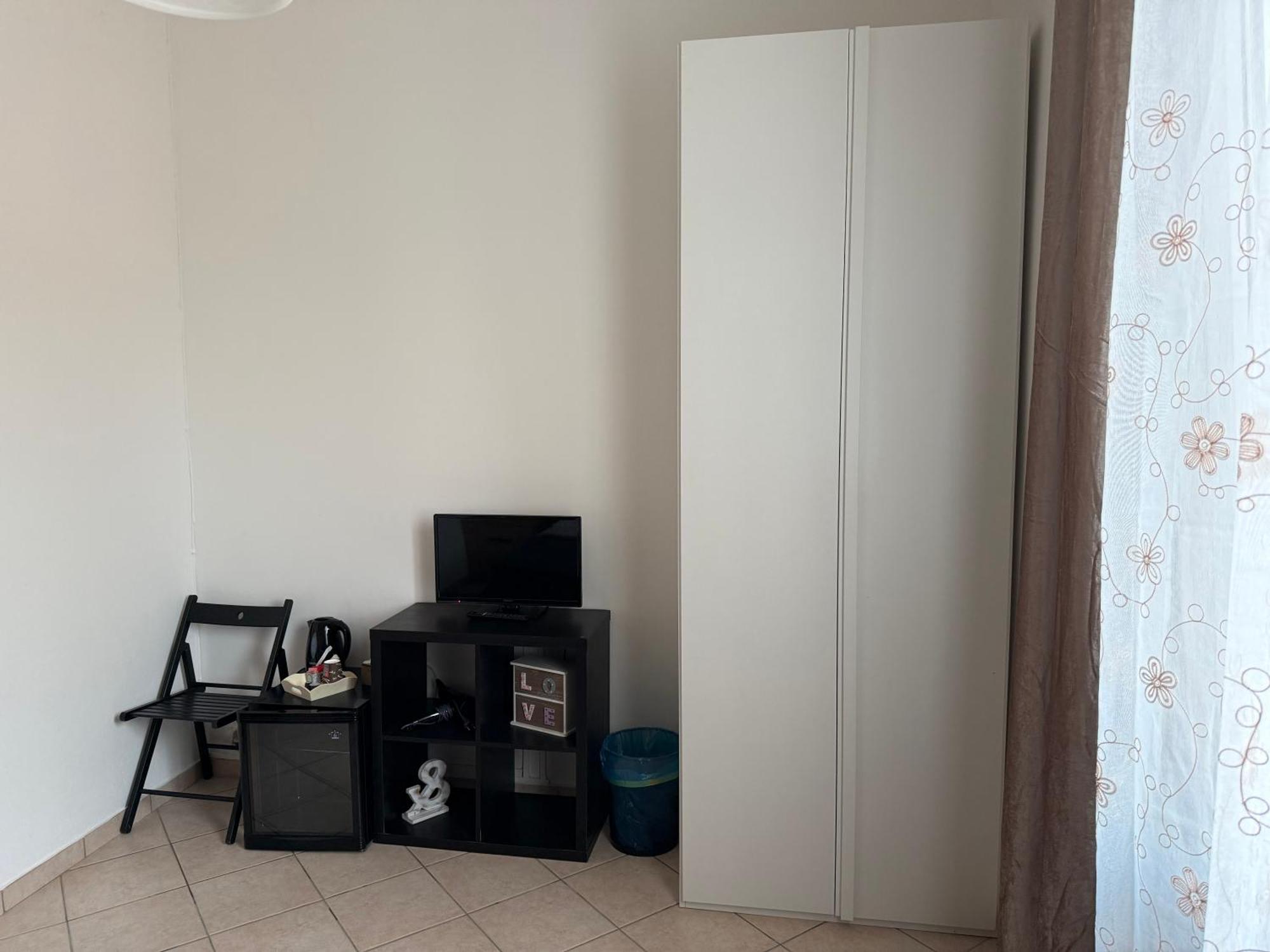Affittacamere Home&Stazione Bologna Bagian luar foto