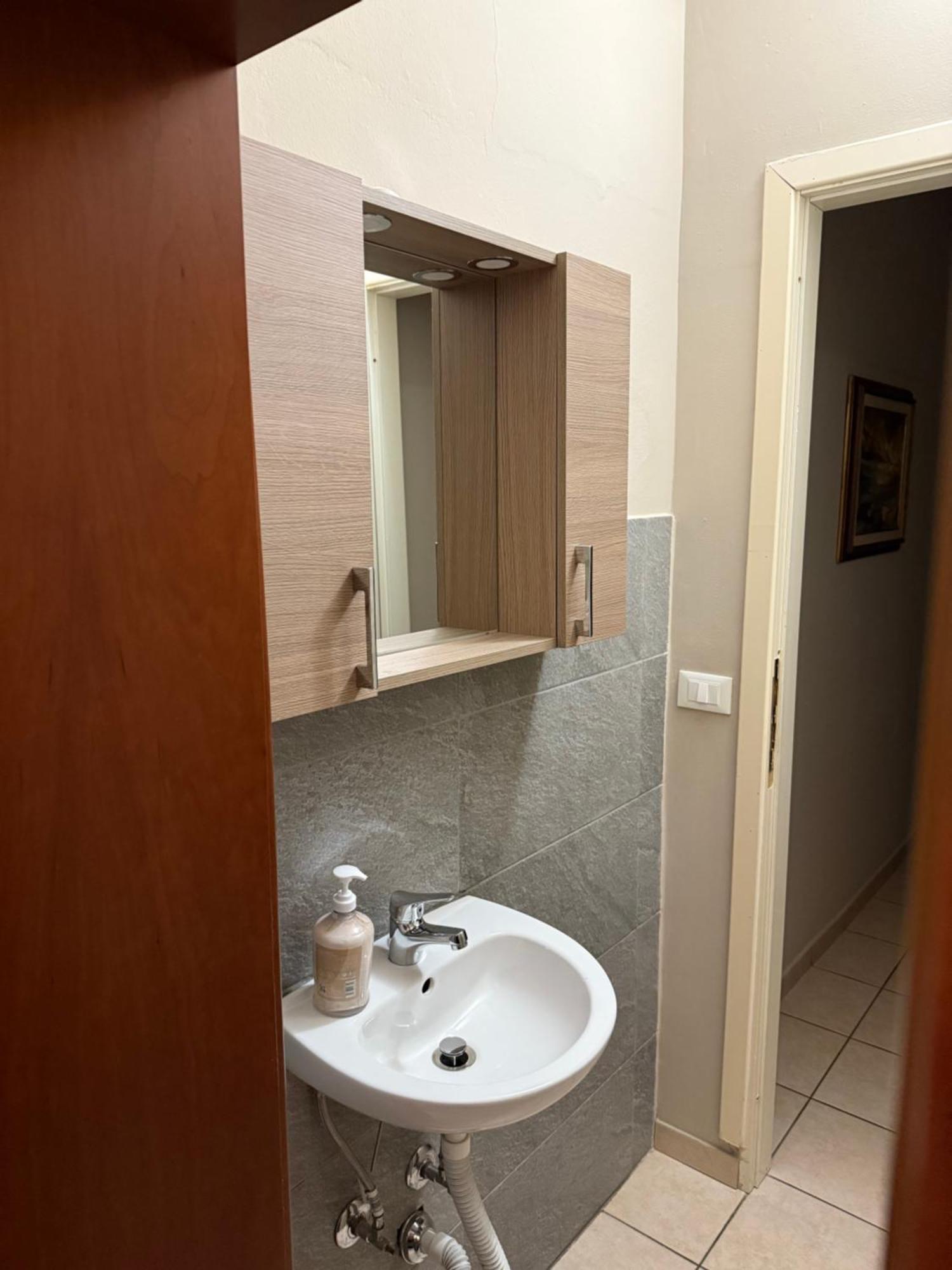 Affittacamere Home&Stazione Bologna Bagian luar foto