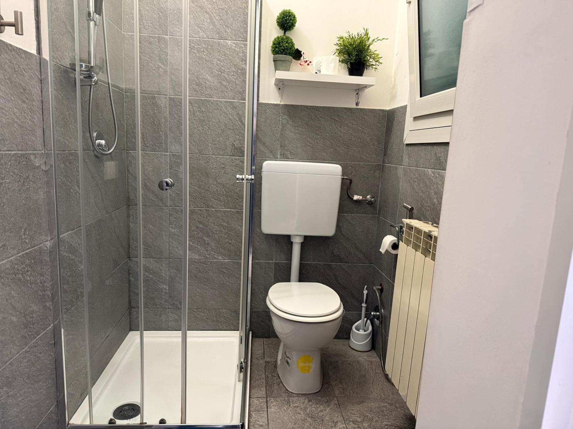 Affittacamere Home&Stazione Bologna Bagian luar foto